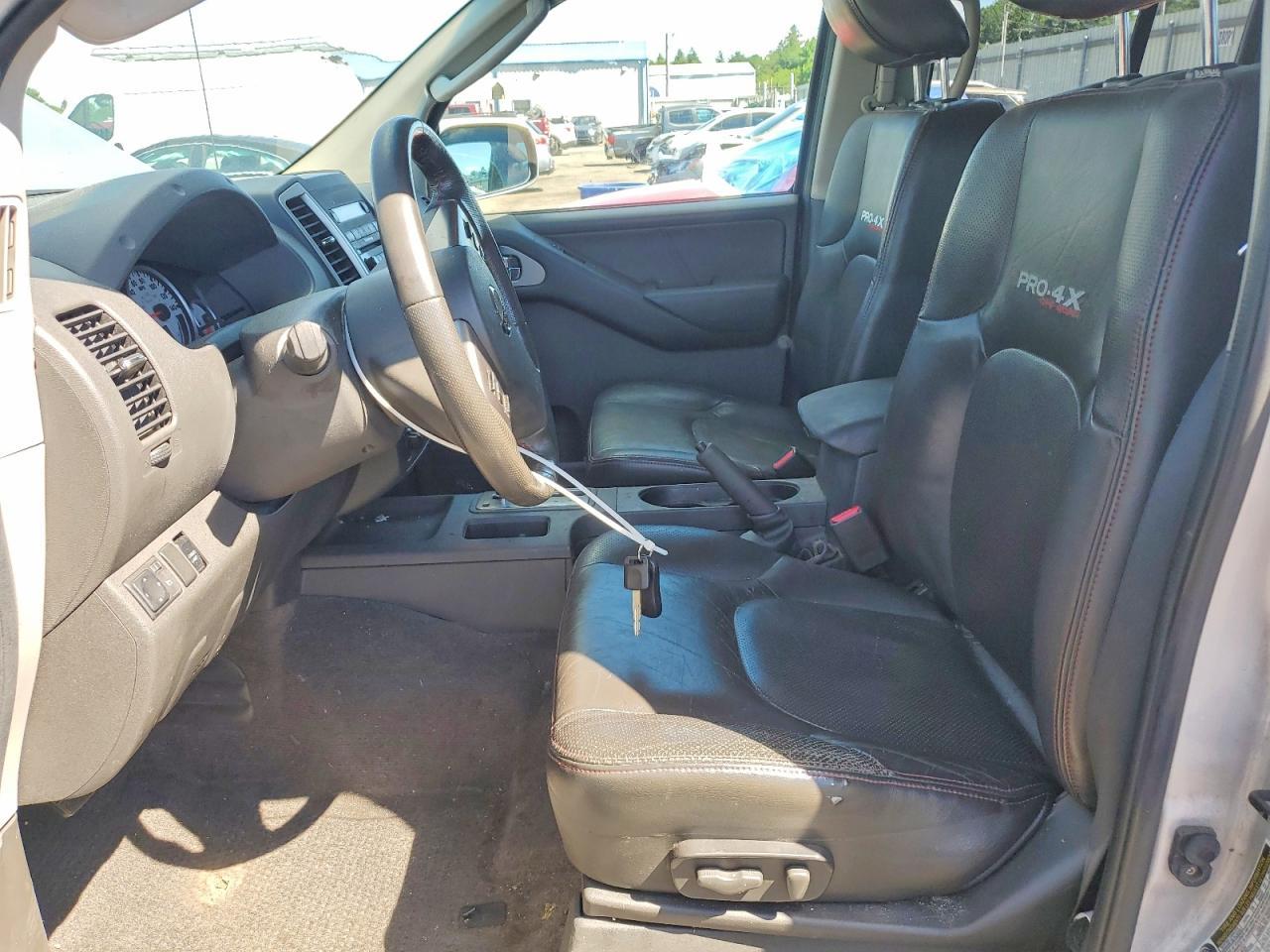 2010 Nissan Frontier Se V6 - Фото 7