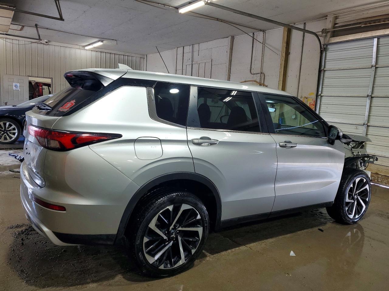 2024 Mitsubishi Outlander Se - Фото 3