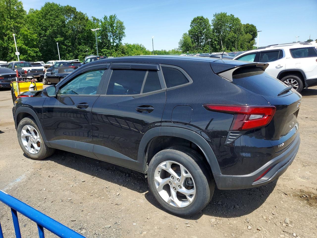 2025 Chevrolet Trax Ls - Image 2
