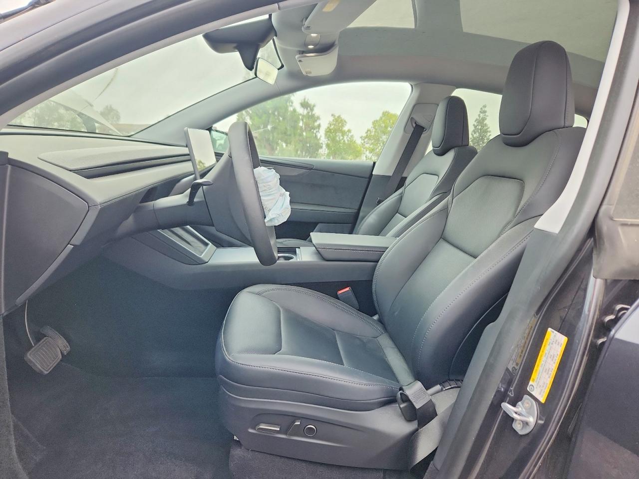 2026 Tesla Model Y - Фото 7