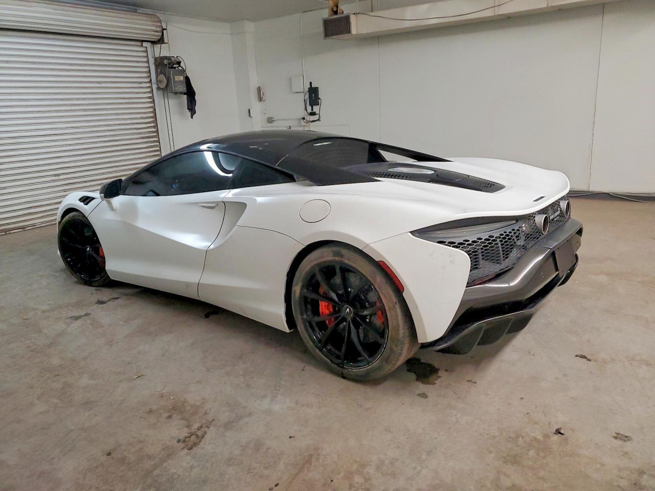 2023 Mclaren Automotive Artura - Image 2