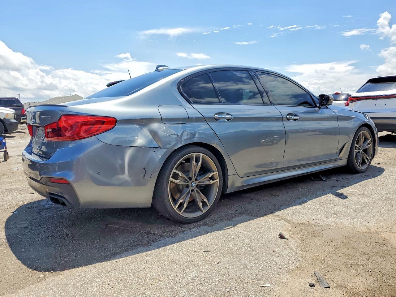 2018 BMW M550Xi - Фото 3