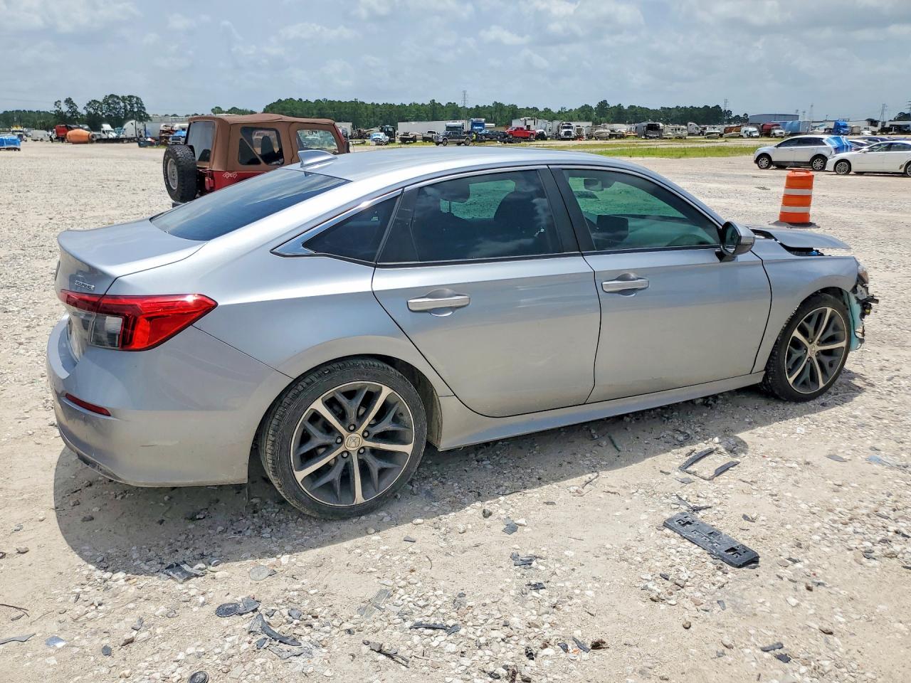 2022 Honda Civic Touring - Image 3