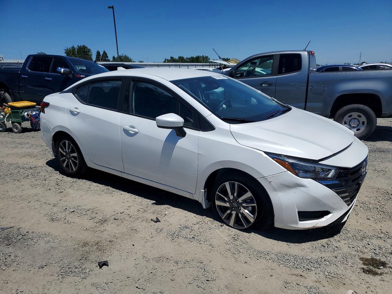 2025 Nissan Versa Sv - Image 4