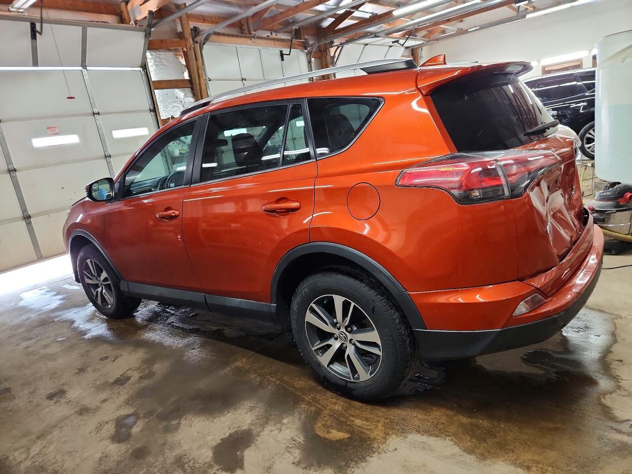 2016 Toyota Rav4 Xle - Image 2