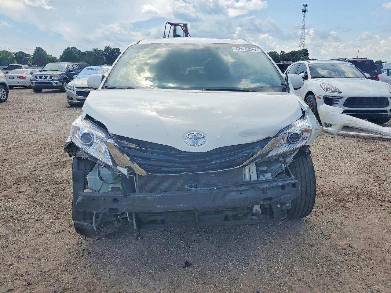 2017 Toyota Sienna Xle 8-Passenger - Фото 5