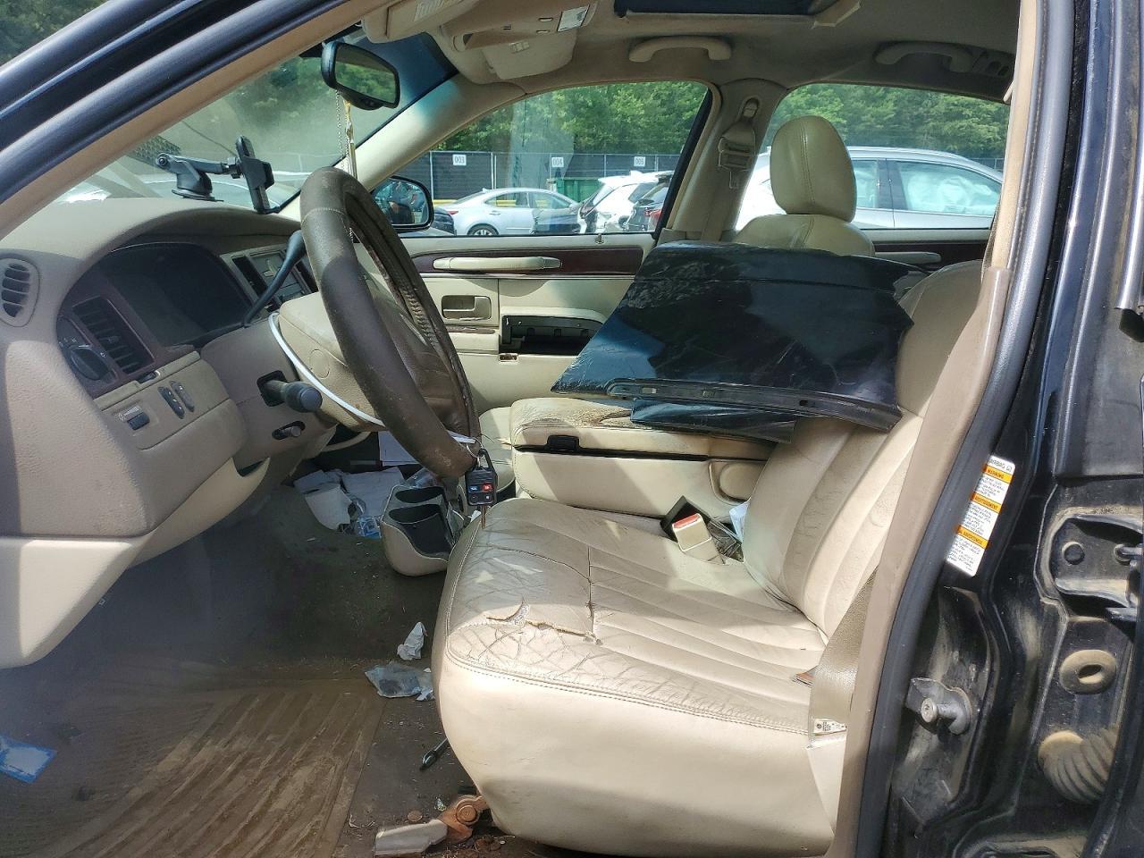 2003 Lincoln Town Car Executive - Фото 7