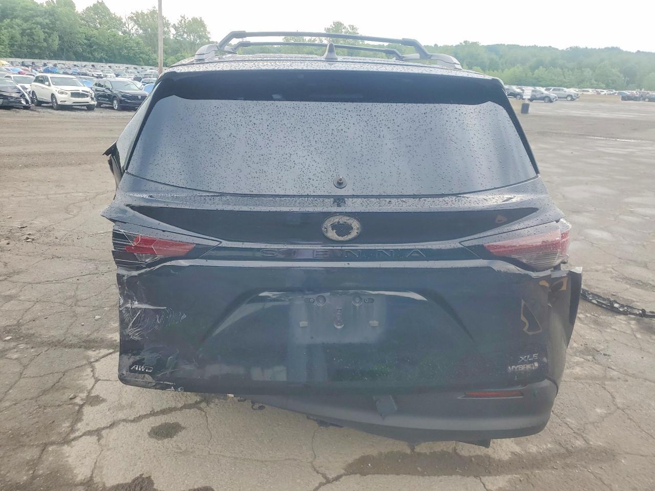 2023 Toyota Sienna Woodland Edition - Фото 6