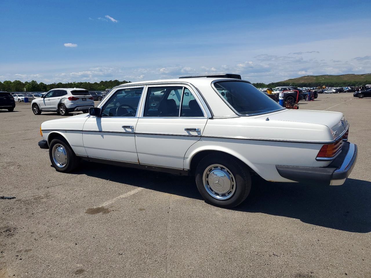 1983 Mercedes-Benz 240 D - Фото 2