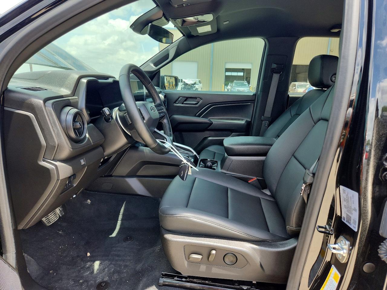 2025 Chevrolet Colorado Trail Boss - Image 7