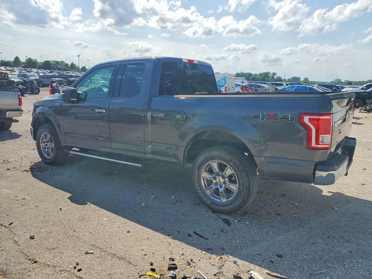 2017 Ford F150 Super Cab - Фото 2