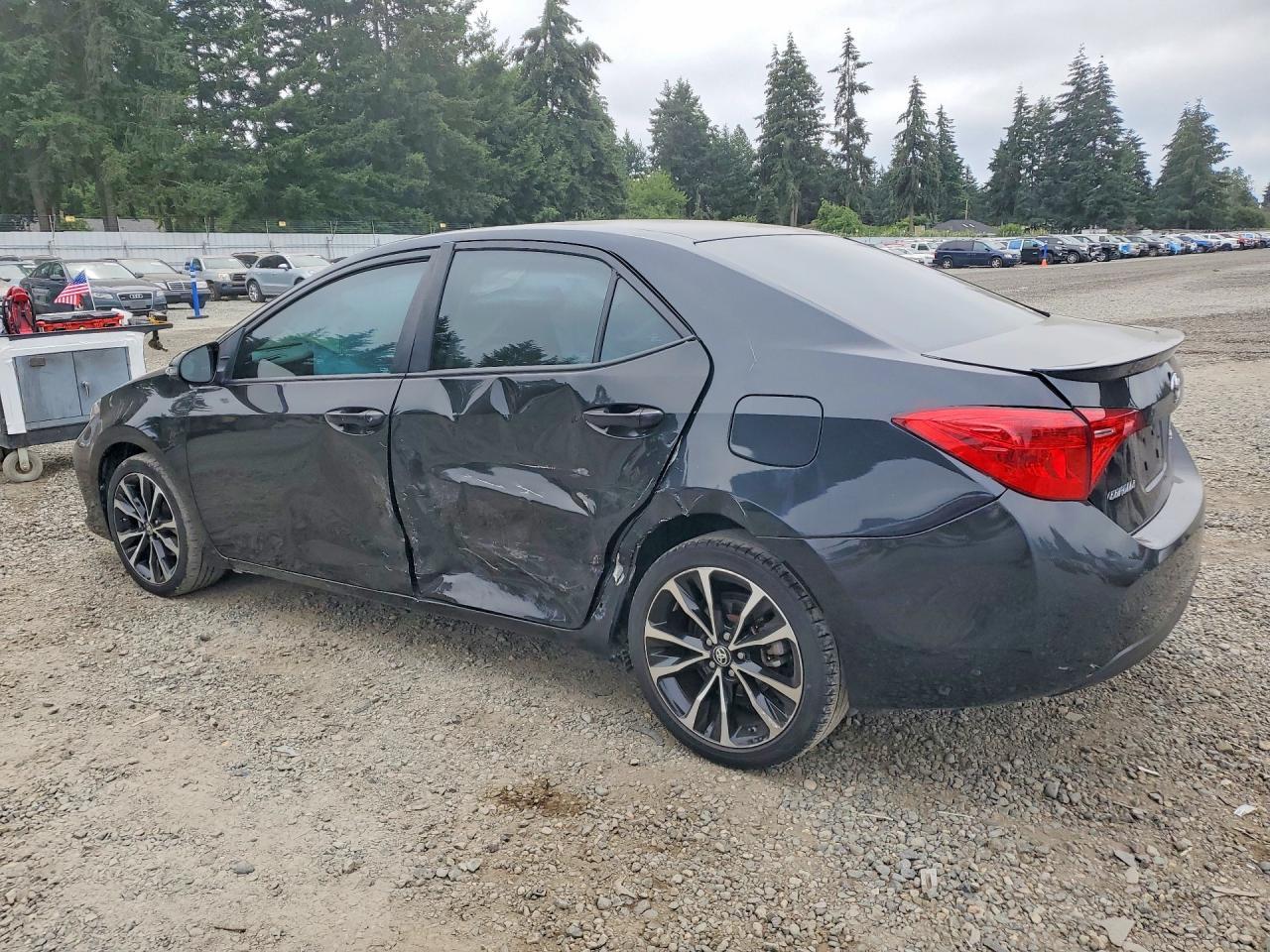2017 Toyota Corolla Se - Image 2