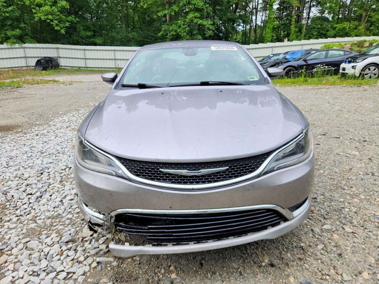 2016 Chrysler 200 Limited - Image 5