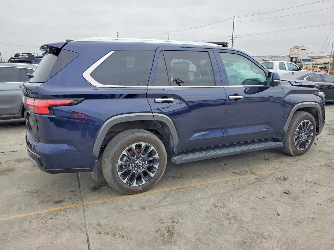 2024 Toyota Sequoia Limited - Фото 3