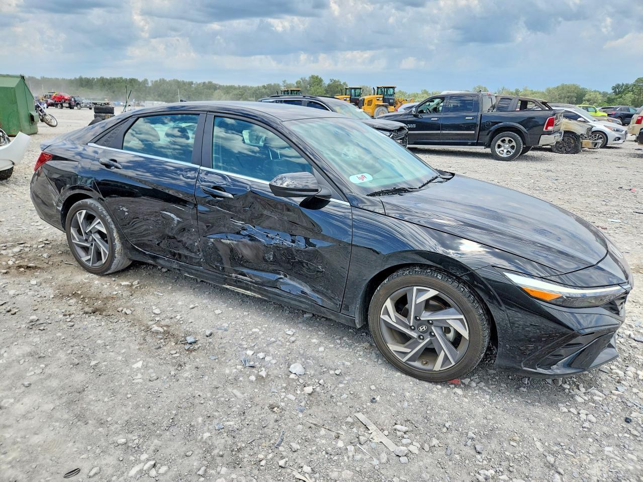 2025 Hyundai Elantra Sel - Фото 4