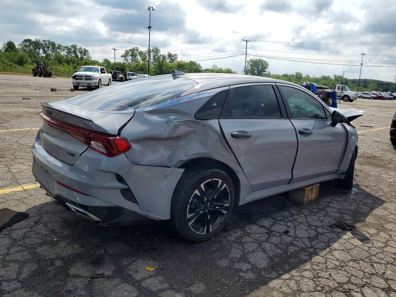 2022 Kia K5 Gt Line - Image 3