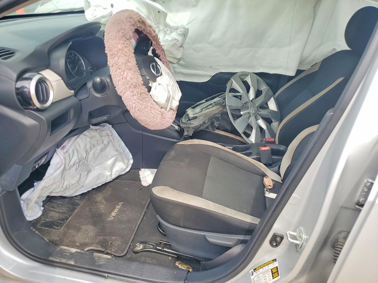 2021 Nissan Versa Sv - Image 7