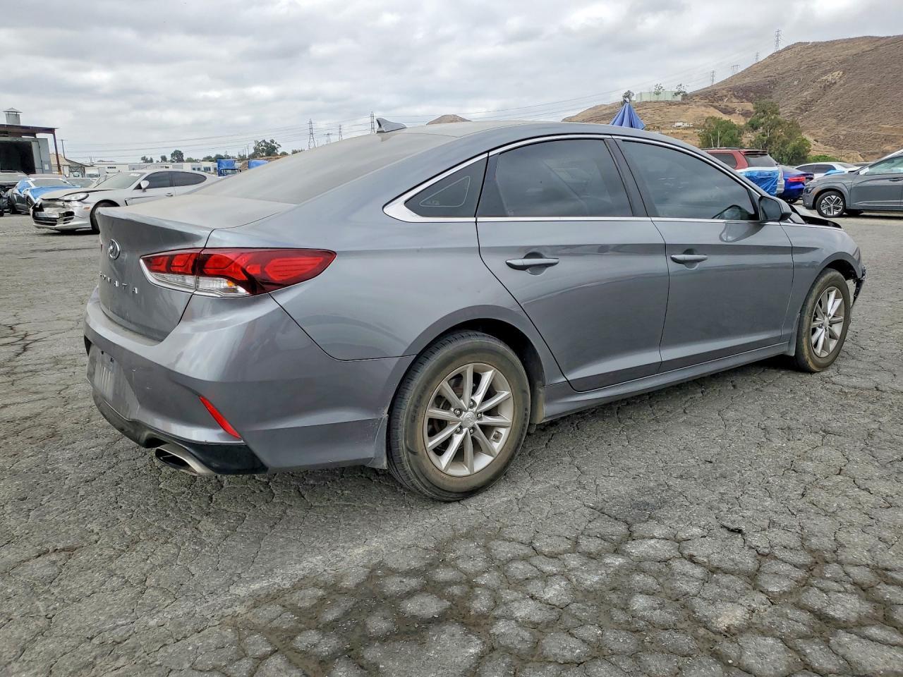2019 Hyundai Sonata Se - Image 3