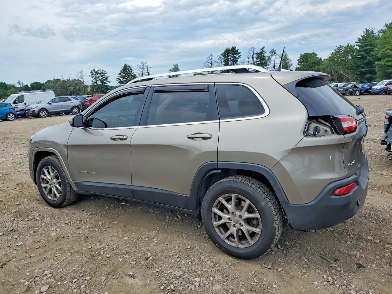 2017 Jeep Cherokee Latitude - Фото 2