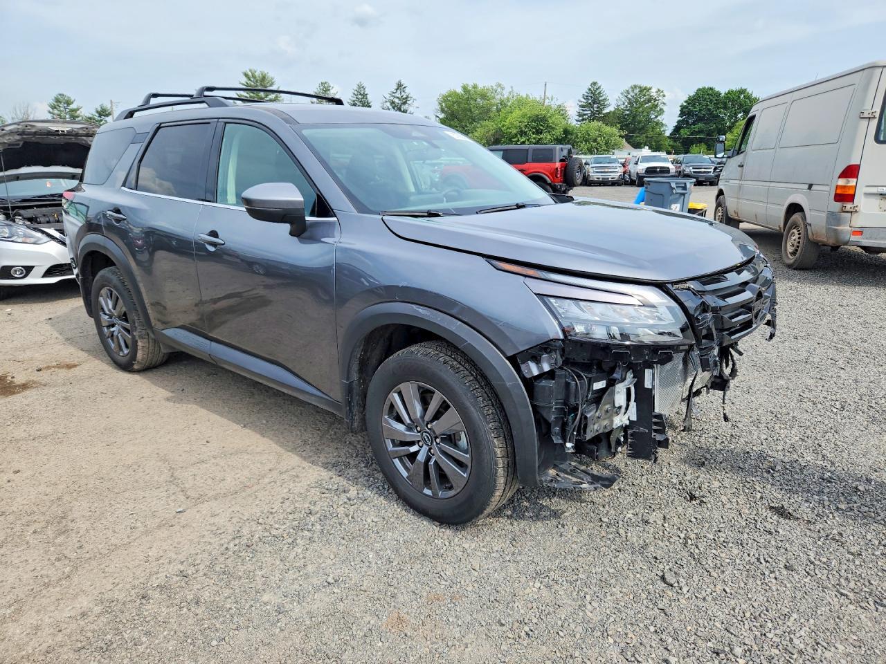 2025 Nissan Pathfinder Sv - Image 4