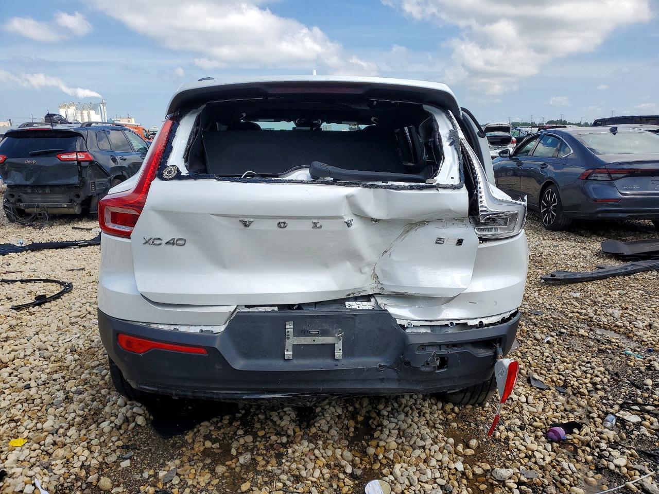 2024 Volvo Xc40 Core - Фото 6