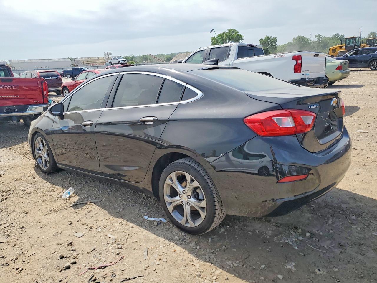 2017 Chevrolet Cruze Premier - Image 2