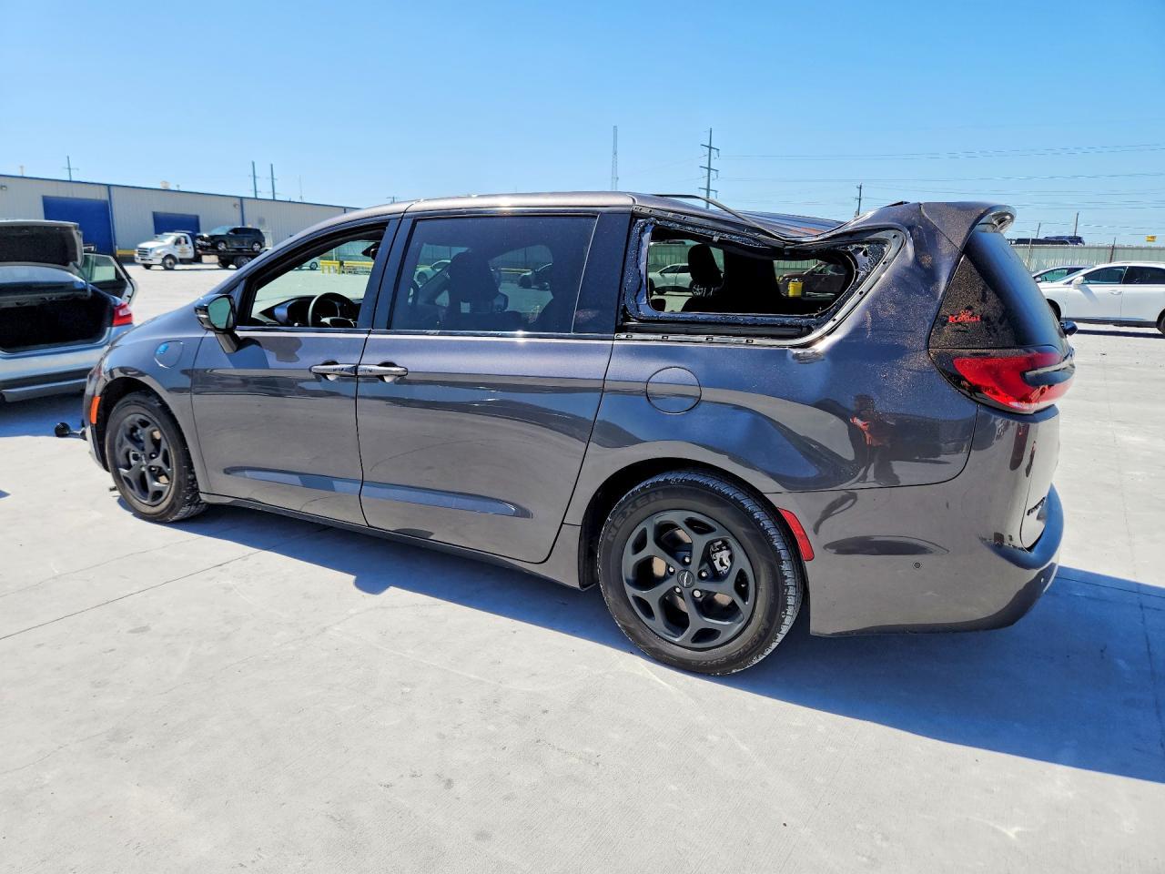 2023 Chrysler Pacifica Hybrid Limited - Фото 2