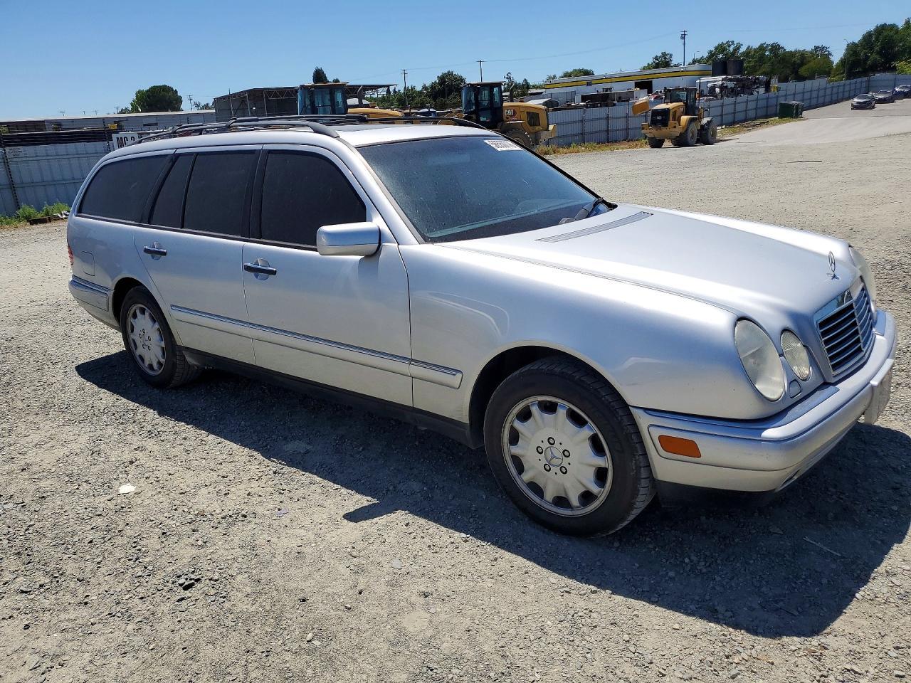 1999 Mercedes-Benz E 320 4Matic - Image 4