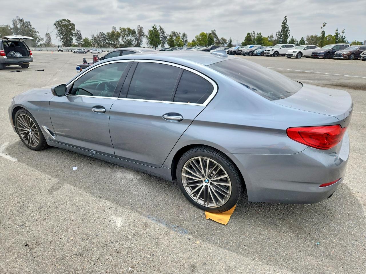 2017 BMW 530 I - Фото 2