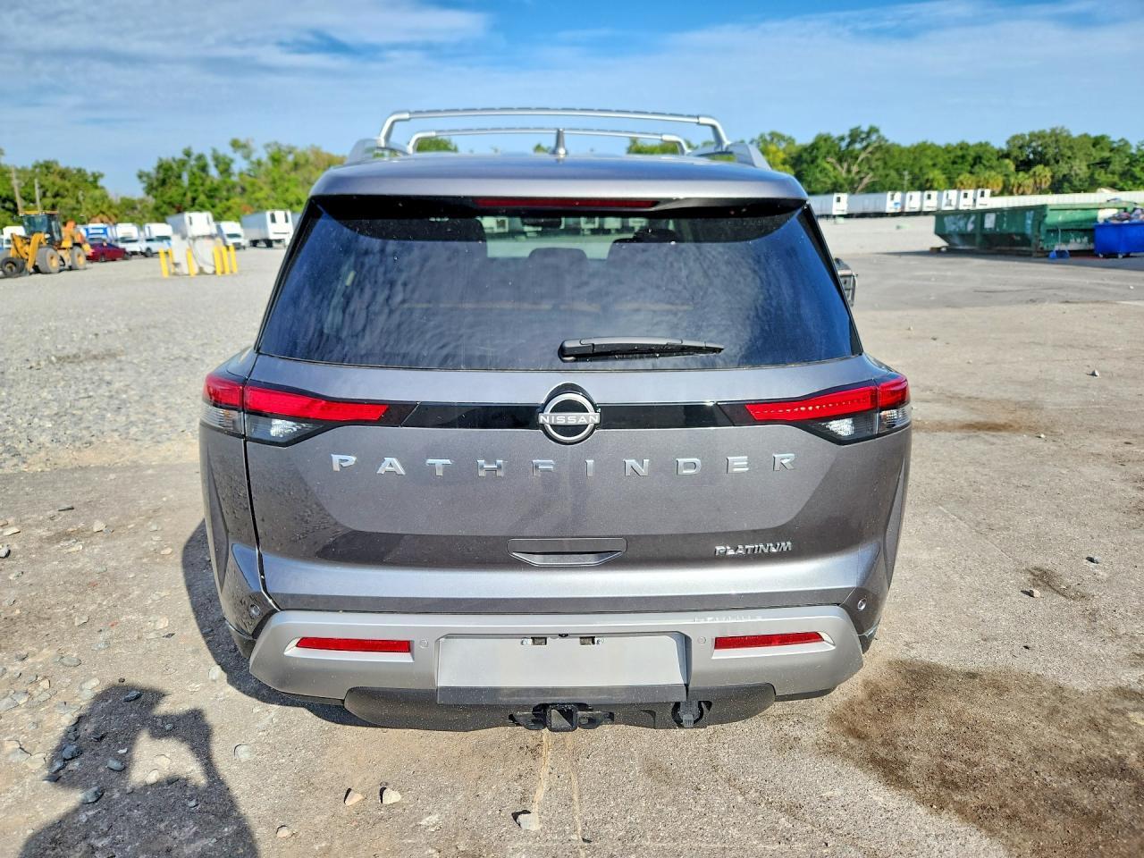 2025 Nissan Pathfinder Platinum - Image 6
