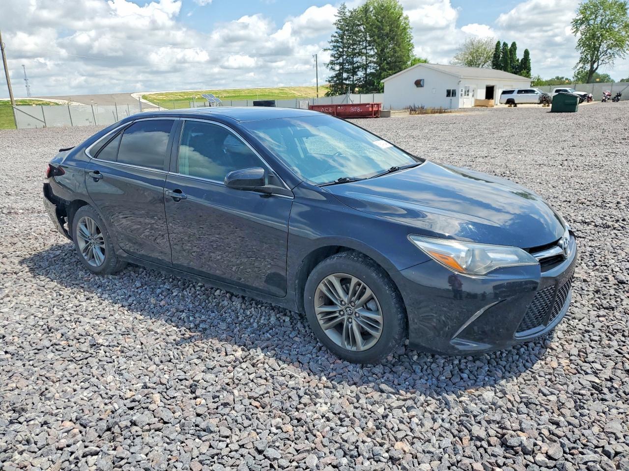 2017 Toyota Camry Se - Фото 4