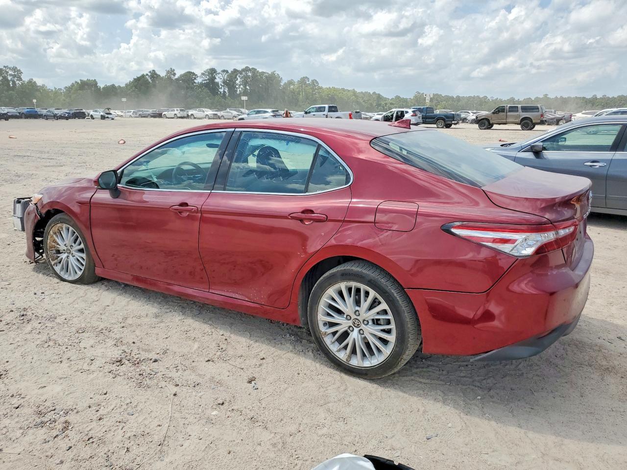 2020 Toyota Camry Xle - Фото 2