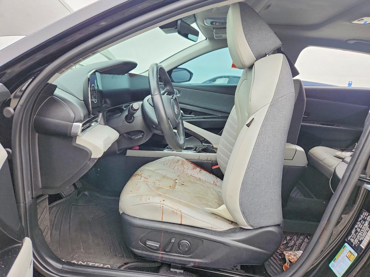 2023 Hyundai Elantra Limited - Image 7