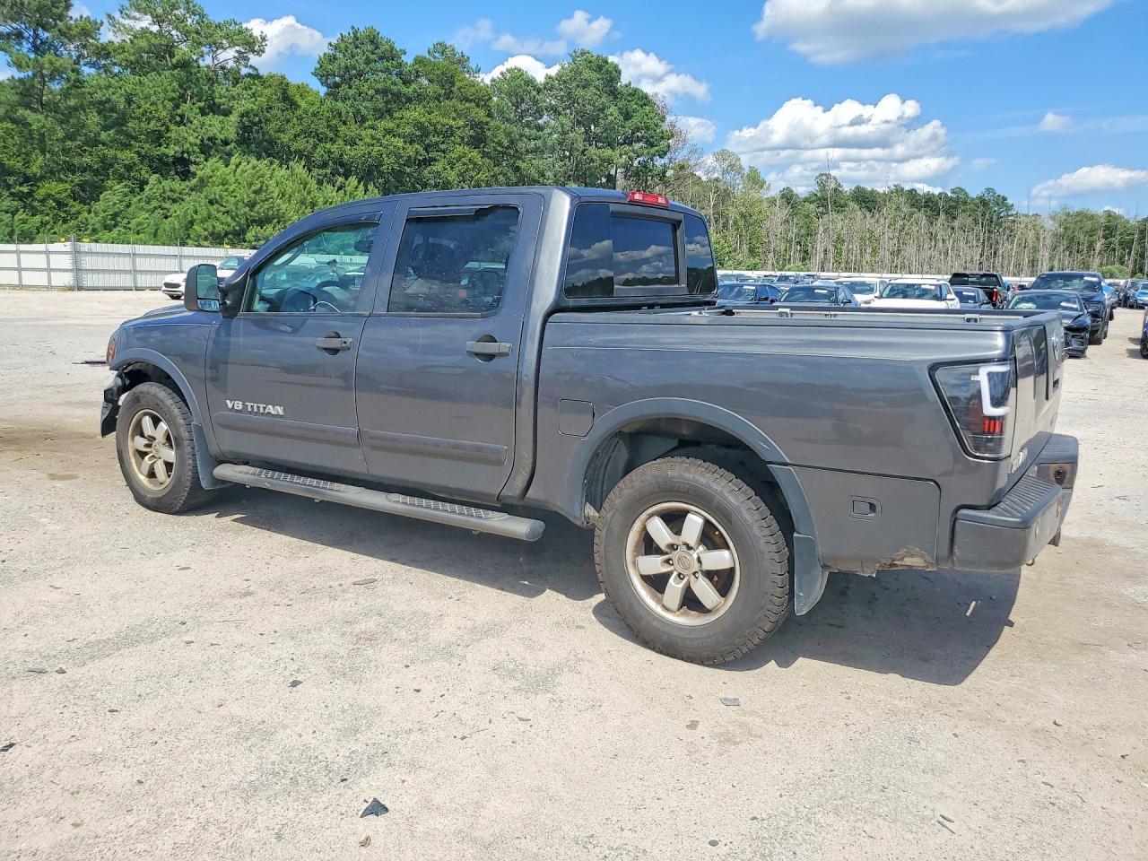 2010 Nissan Titan Se - Фото 2