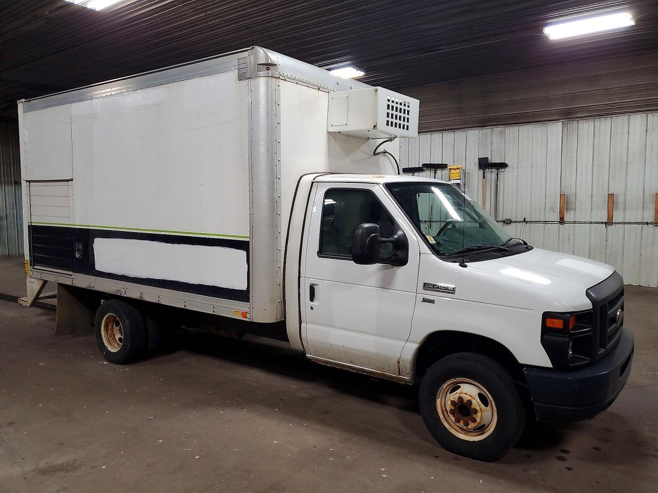 2014 Ford E450 Refrigerated Box Truck - Фото 4