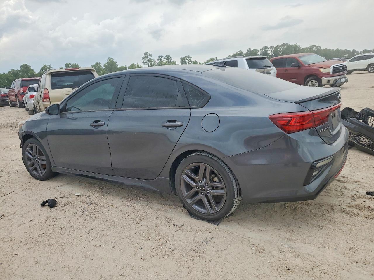 2021 Kia Forte Gt Line - Image 2