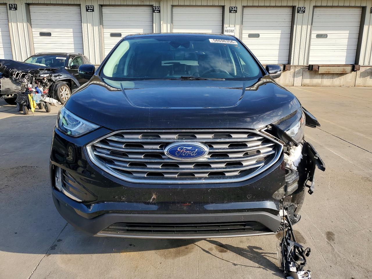 2021 Ford Edge Titanium - Фото 5