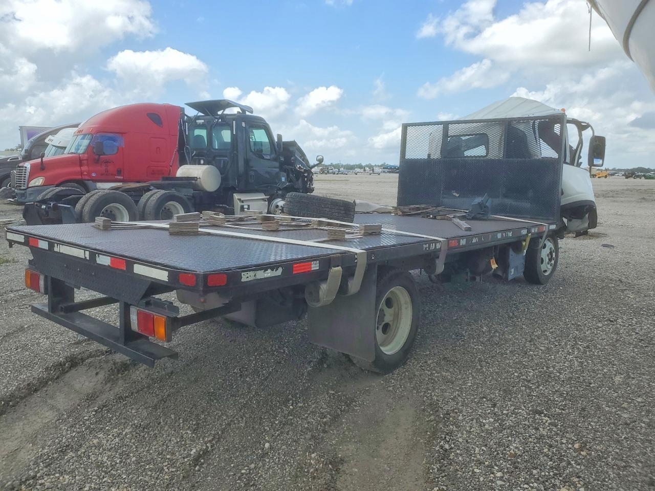 2023 Isuzu Npr Xd Flatbed Truck - Фото 3