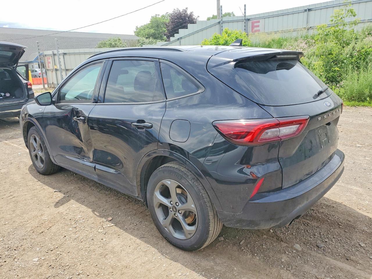 2024 Ford Escape St Line - Image 2