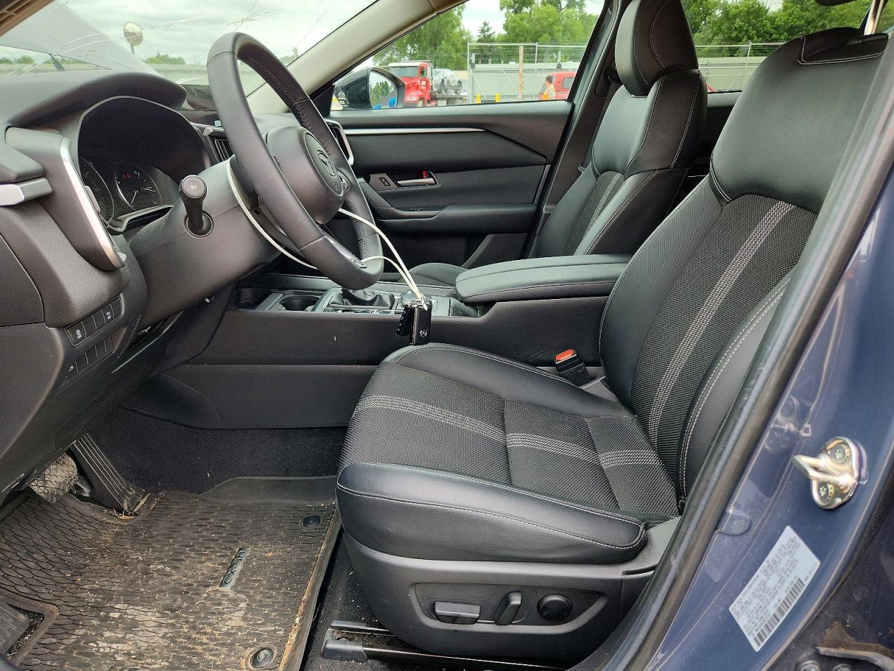 2025 Mazda Cx-50 Premium - Image 7