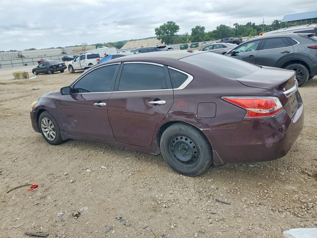 2014 Nissan Altima 2.5 S - Фото 2