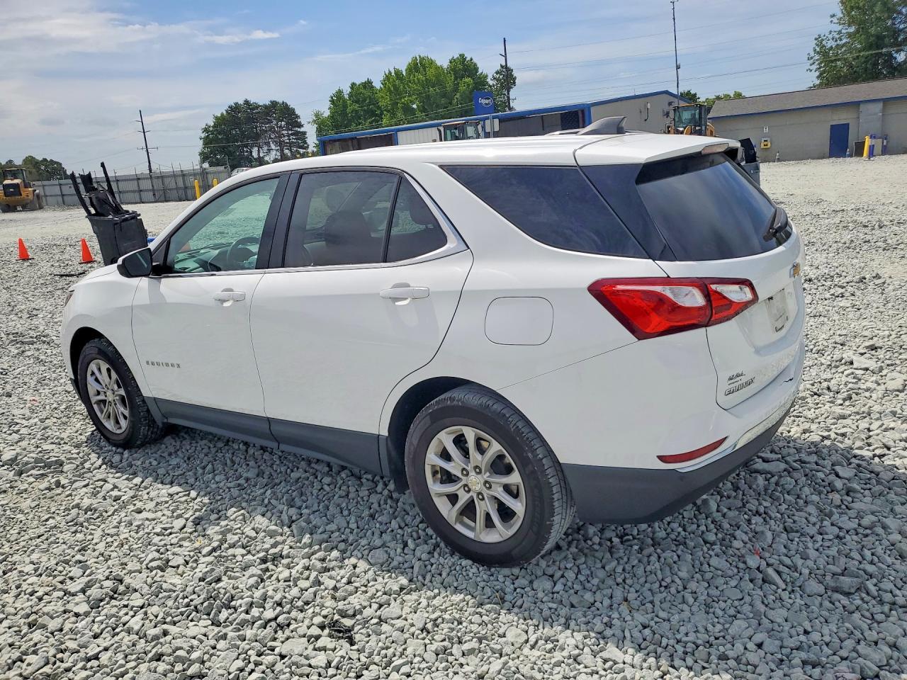 2020 Chevrolet Equinox Lt - Image 2