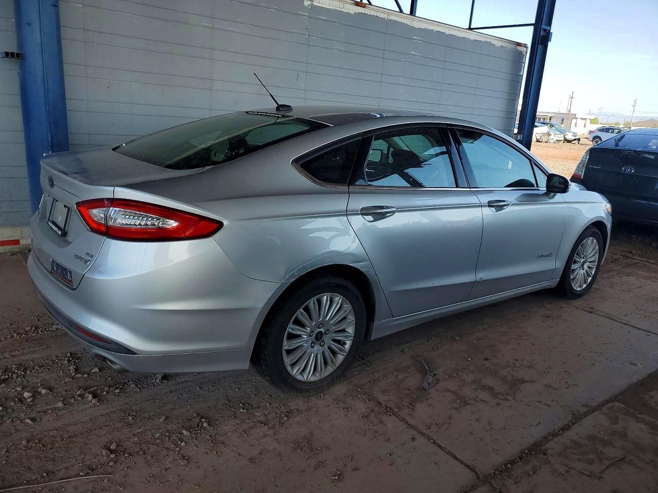 2014 Ford Fusion Se Hybrid - Image 3
