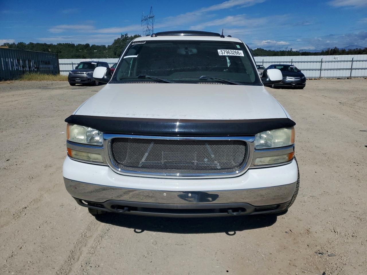 2004 GMC Yukon Xl C1500 - Фото 5