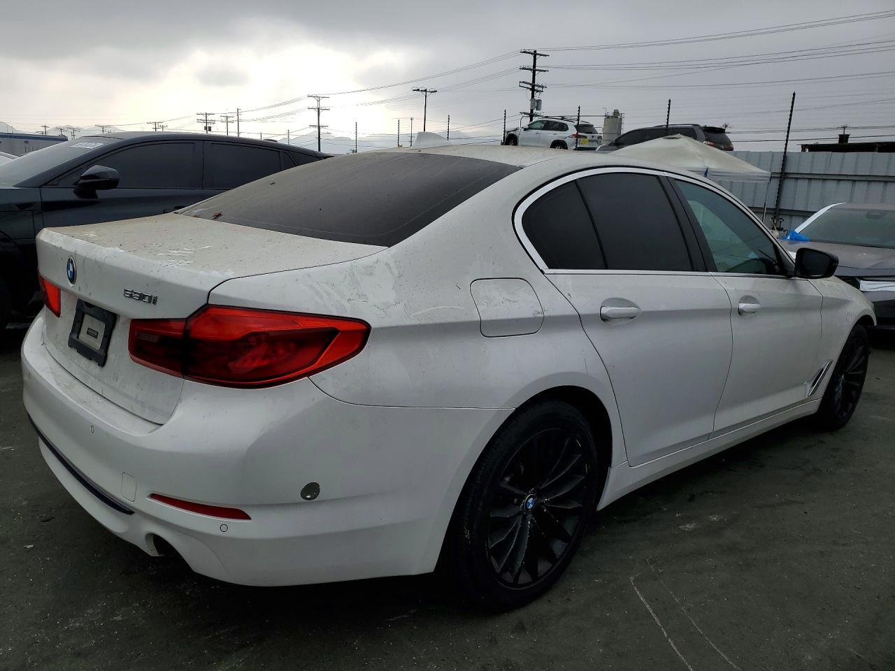 2021 BMW 530 I - Фото 3