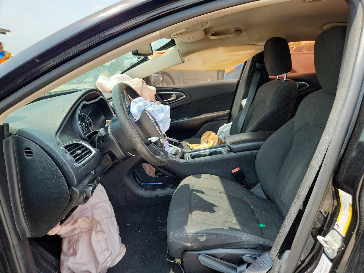 2015 Chrysler 200 Limited - Фото 7