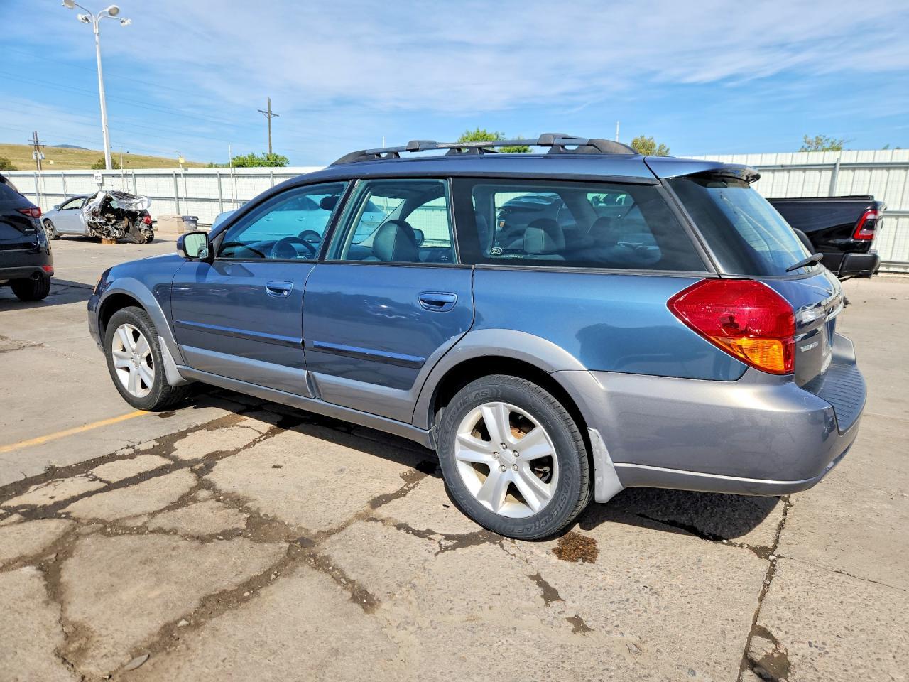 2005 Subaru Legacy Outback 2.5 Xt Limited - Image 2