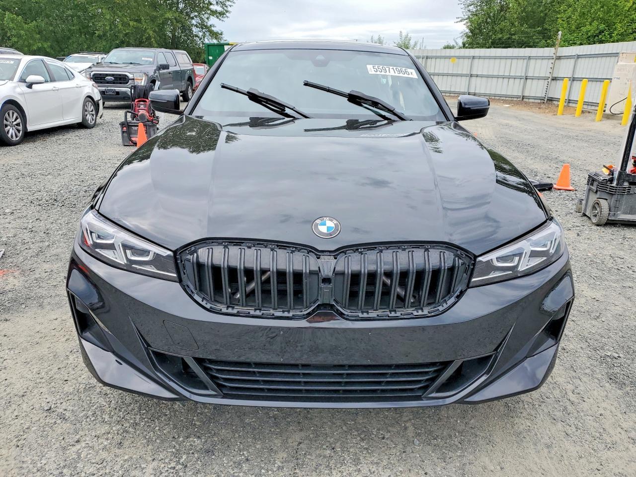 2024 BMW 330Xi - Фото 5