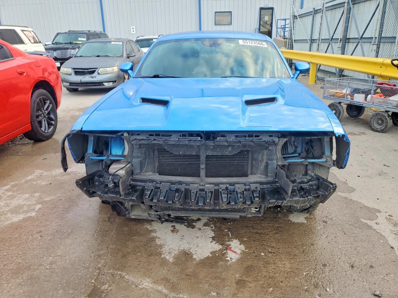 2016 Dodge Challenger R - Image 5