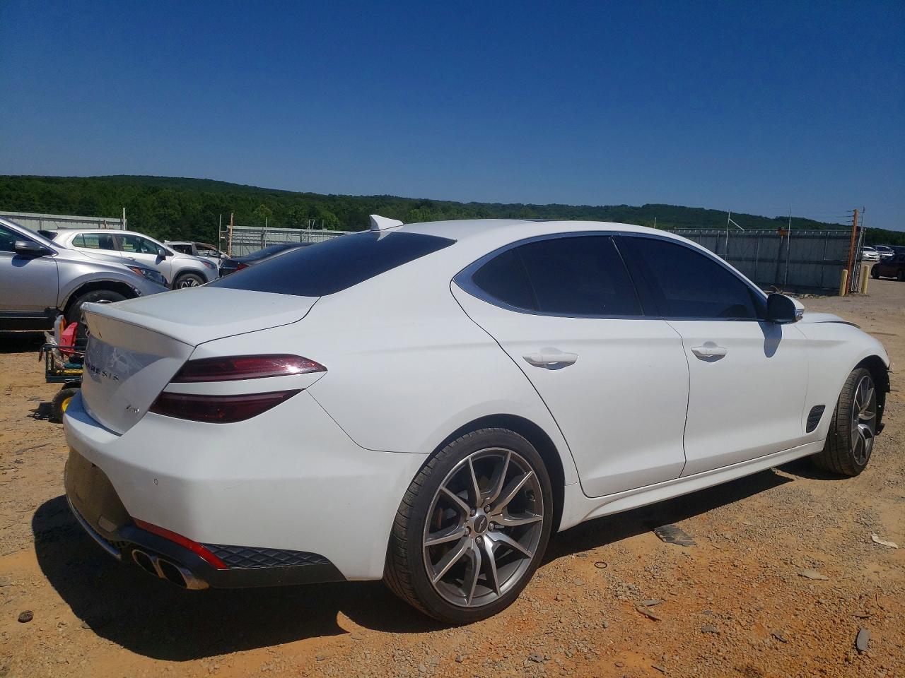 2022 Genesis G70 2.0T - Image 3